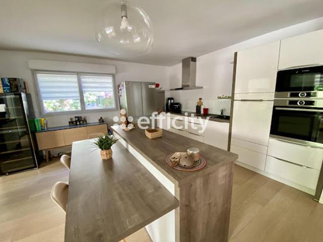 Vente Appartement 5 pièces 143 m2 Marseille 6ème