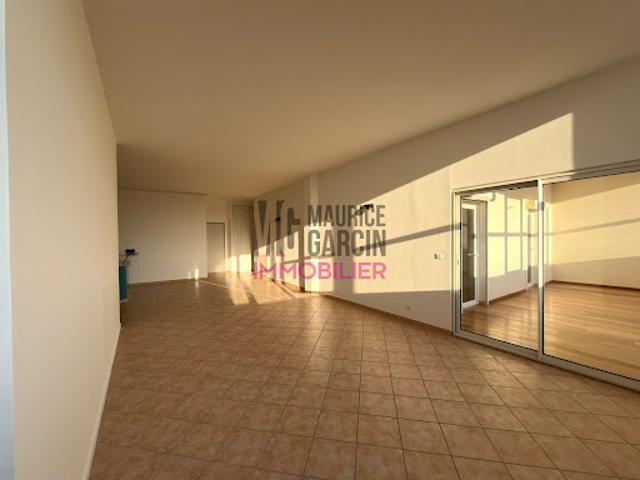 Vente Appartement 5 pièces 147.7 m2 Carpentras