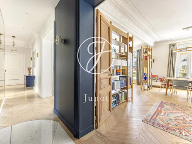 Vente Appartement 5 pièces 149.95 m2 Paris 17ème