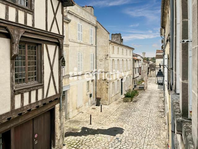 Vente Appartement 5 pièces 150 m2 Cognac
