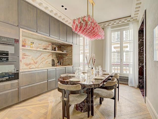 Vente Appartement 5 pièces 162.81 m2 Paris 1er