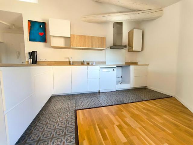 Vente Appartement 5 pièces 171.54 m2 Nimes