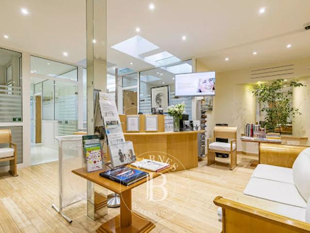 Vente Maison 5 pièces 212.79 m2 Paris 16ème