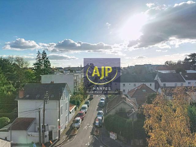 Vente appartement 5 pièces Nantes Rond Point De Rennes 44
