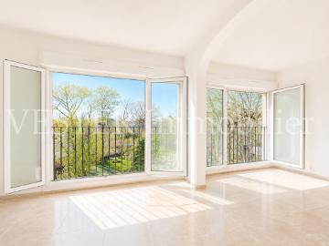 Vente Appartement 6 pièces 100 m2 Acheres