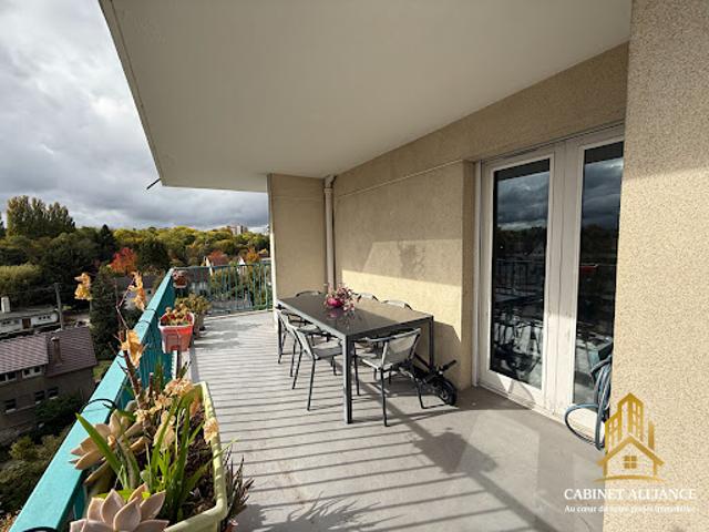 Vente Appartement 6 pièces 103 m2 Melun