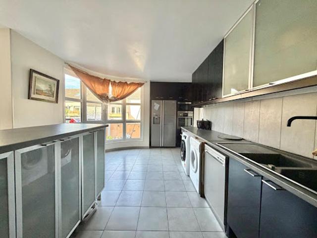 Vente Appartement 6 pièces 120.5 m2 Évry Courcouronnes