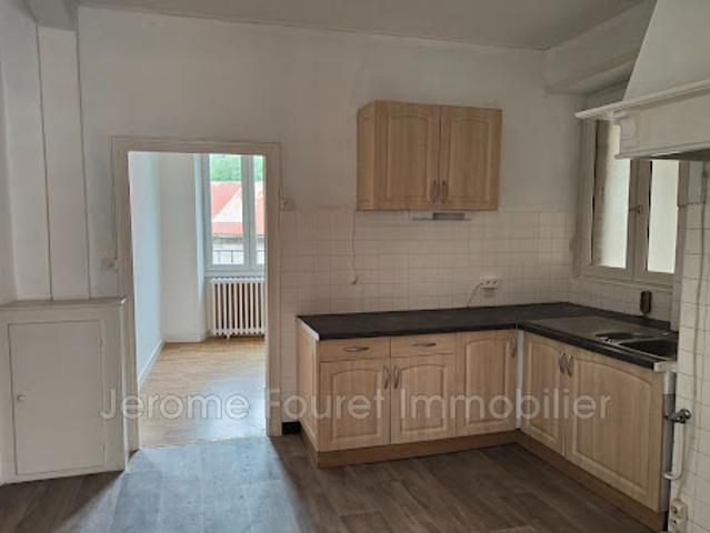 Vente Appartement 6 pièces 120 m2 Montaignac sur Doustre