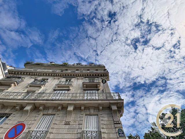 Vente Appartement 6 pièces 123.46 m2 Paris 11ème