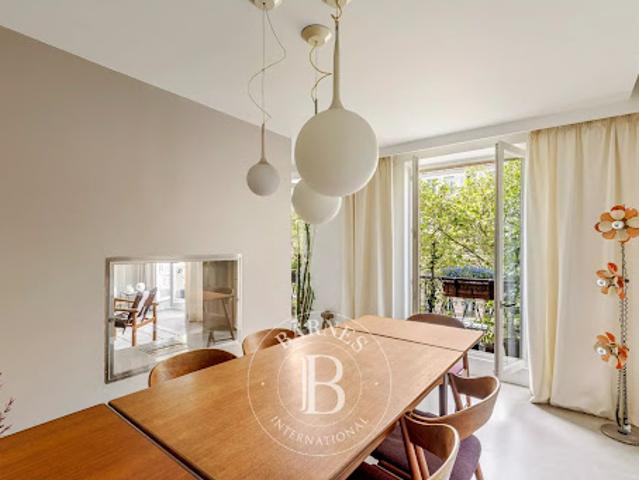 Vente Appartement 6 pièces 131.02 m2 Paris 11ème