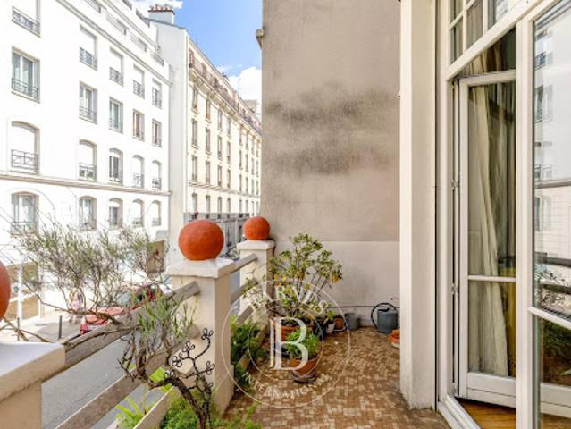 Vente Maison 6 pièces 147.05 m2 Paris 20ème