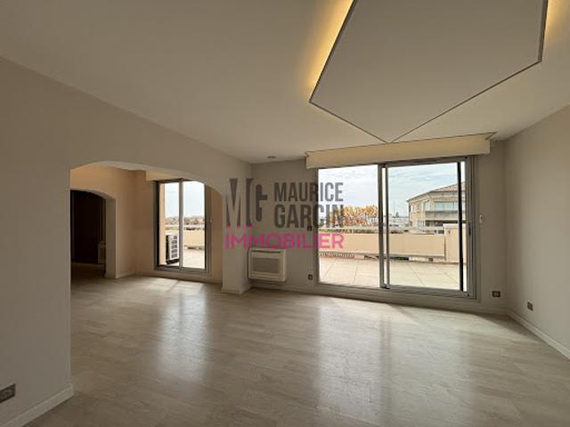 Vente Appartement 6 pièces 149.5 m2 Carpentras
