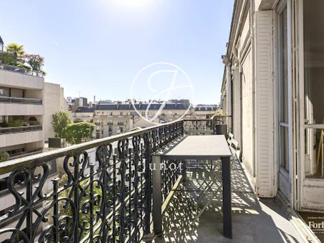Vente Appartement 6 pièces 156.48 m2 Paris 16ème