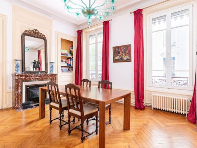 Vente Appartement 6 pièces 164.56 m2 Lyon 7ème