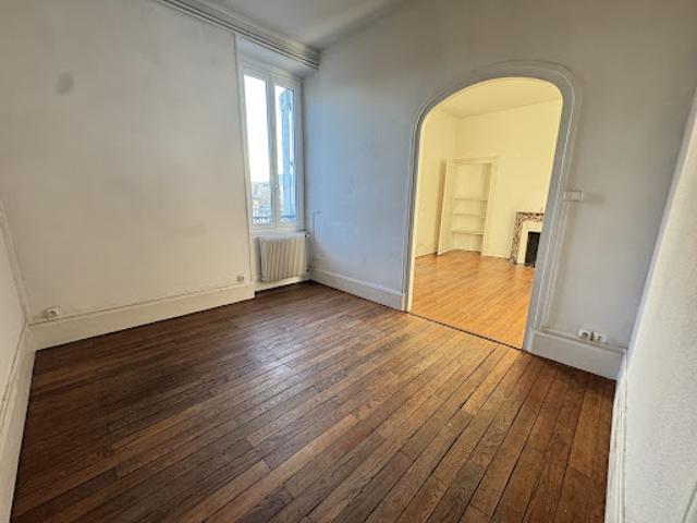 Vente Appartement 6 pièces 166 m2 Montluçon