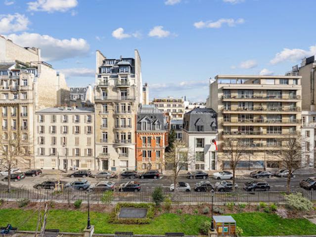 Vente Appartement 6 pièces 168.26 m2 Paris 16ème