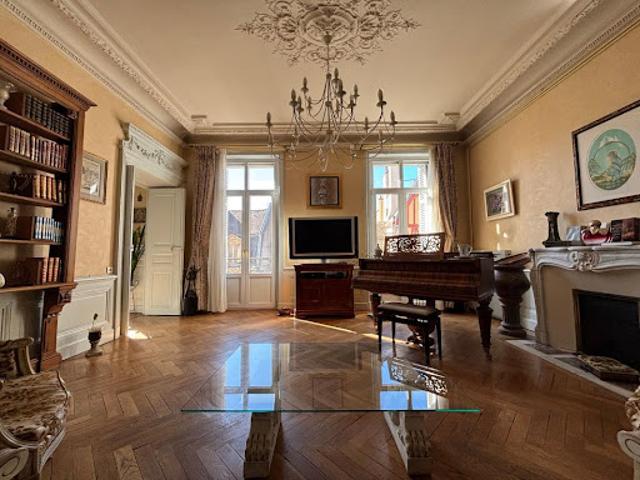 Vente Appartement 6 pièces 170.7 m2 Dijon