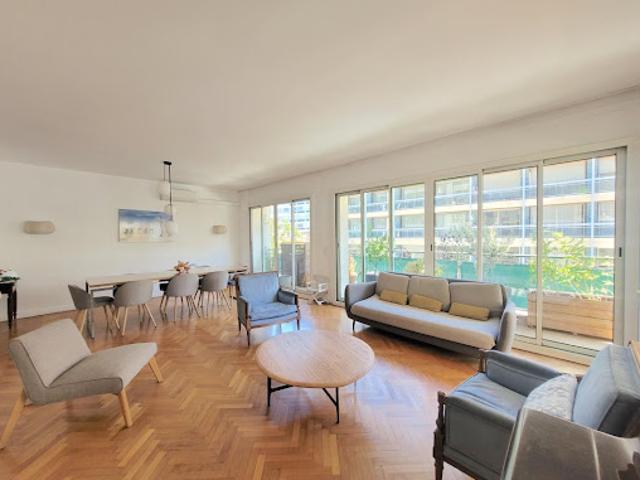 Vente Appartement 6 pièces 173 m2 Marseille 8ème