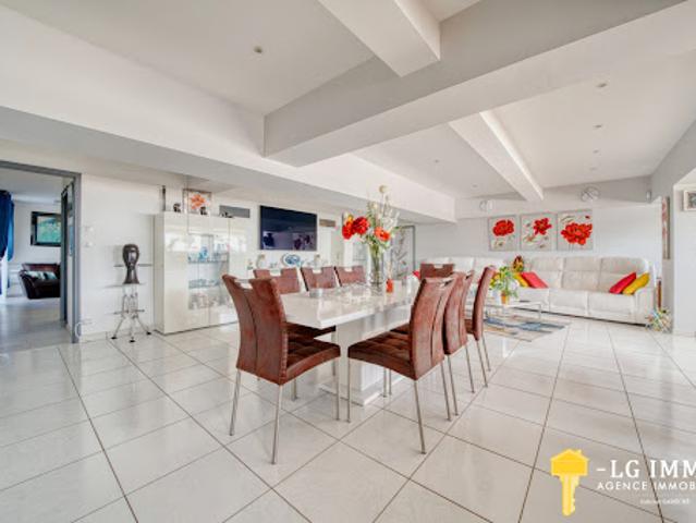 Vente Appartement 6 pièces 193 m2 Royan
