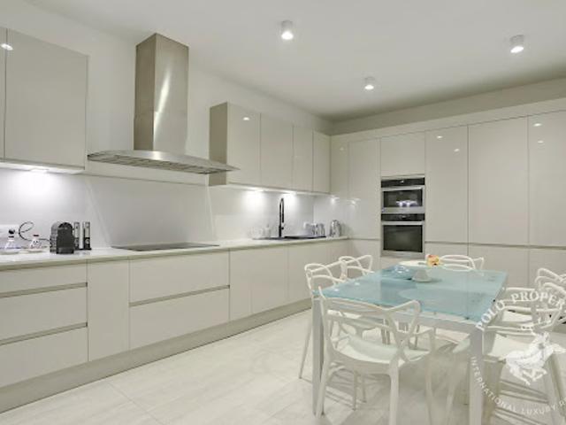 Vente Appartement 6 pièces 200.57 m2 Paris 16ème