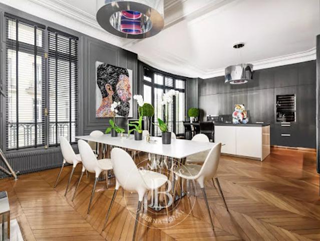 Vente Appartement 6 pièces 200.88 m2 Paris 17ème