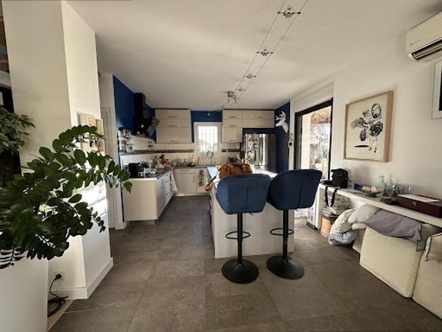 Vente Appartement 6 pièces 200 m2 Valergues