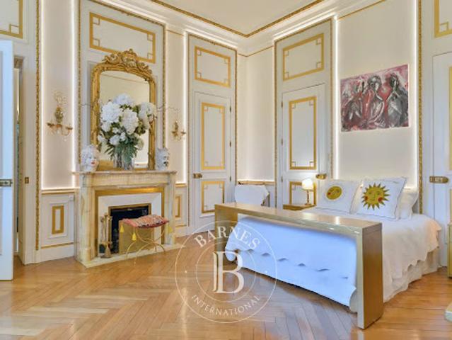 Vente Appartement 6 pièces 231.09 m2 Lyon 6ème