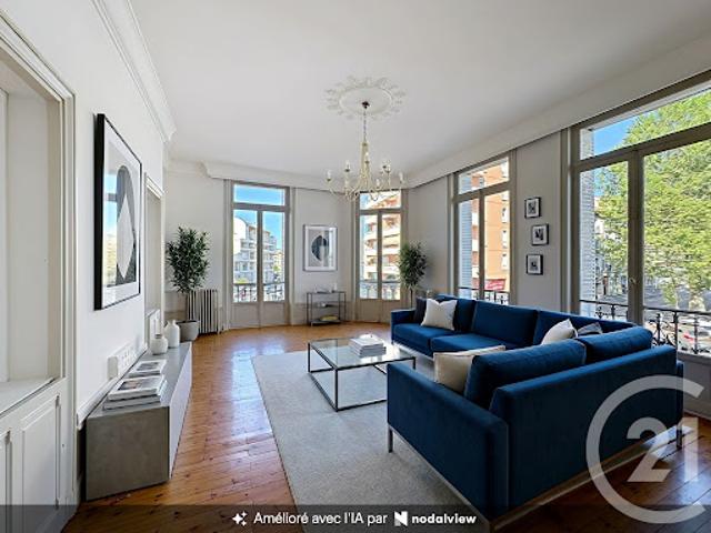 Vente Appartement 6 pièces 234.66 m2 Le Puy en Velay