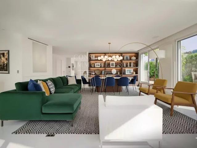 Vente Appartement 6 pièces 237.21 m2 Paris 16ème