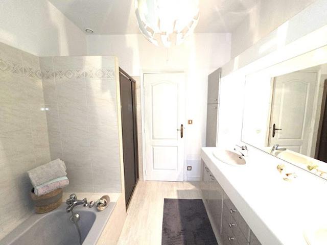 Vente Appartement 7 pièces 150 m2 La Couronne