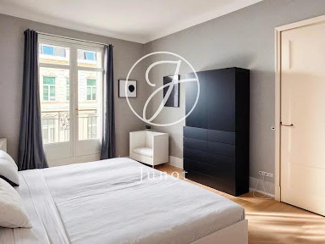 Vente Appartement 7 pièces 196.19 m2 Lille