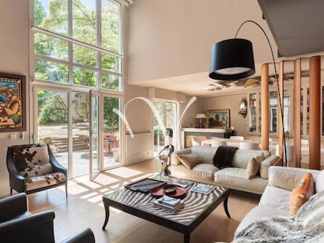 Vente Appartement 8 pièces 214.75 m2 Paris 14ème