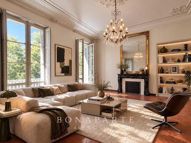 Vente Appartement 7 pièces 216 m2 Nimes