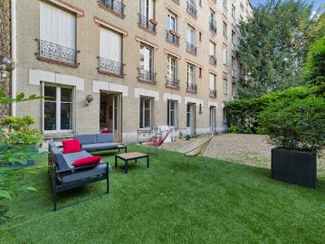 Vente Appartement 7 pièces 215.79 m2 Paris 16ème