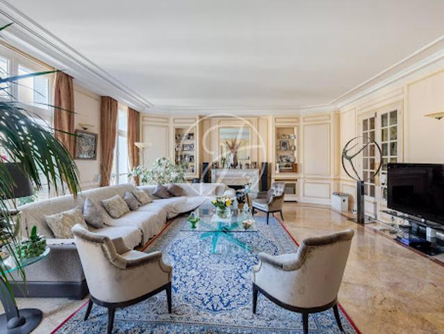 Vente Appartement 7 pièces 252.07 m2 Paris 16ème