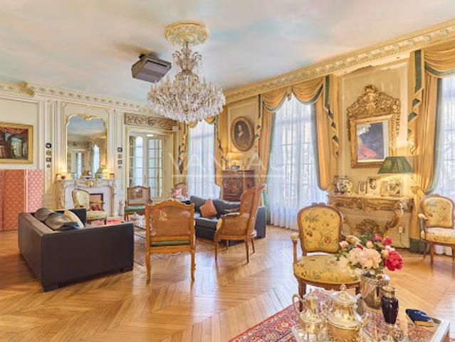 Vente Appartement 7 pièces 255.8 m2 Paris 16ème