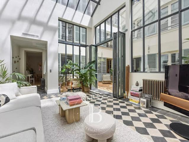 Vente Appartement 7 pièces 268.9 m2 Paris 3ème