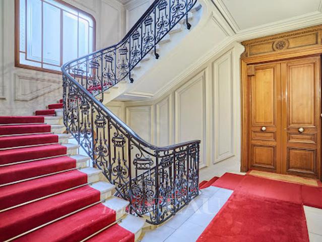 Vente Appartement 7 pièces 286.89 m2 Paris 16ème