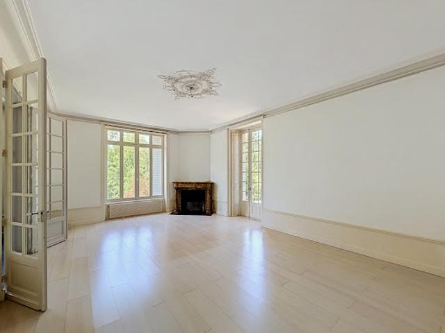 Vente Appartement 8 pièces 248 m2 Gond Pontouvre