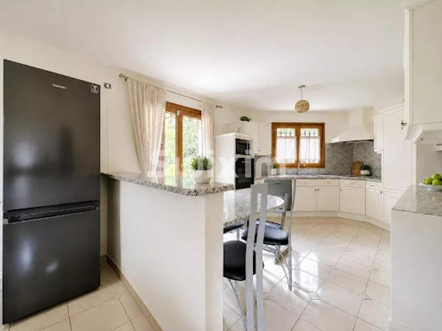 Vente Maison 8 pièces 265 m2 Ornex