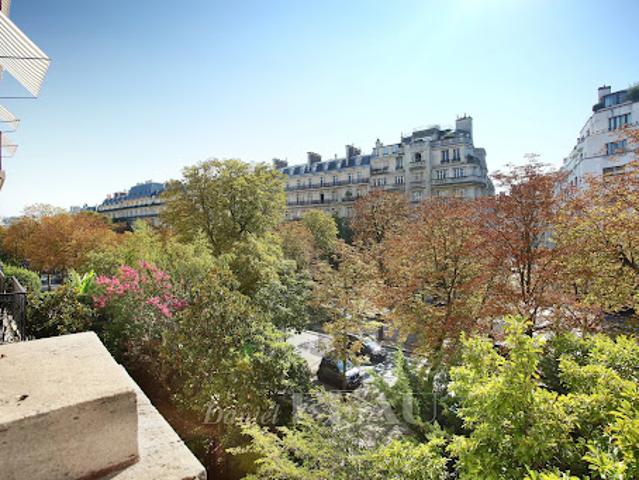 Vente Appartement 8 pièces 305.03 m2 Paris 16ème