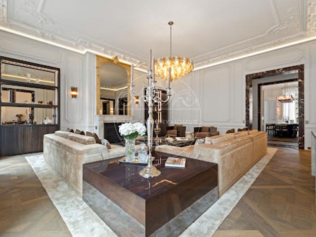Vente Appartement 8 pièces 372.02 m2 Paris 8ème