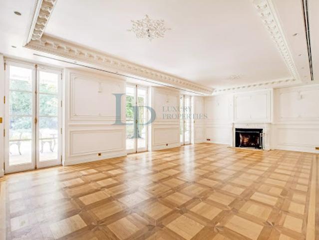 Vente Hôtel particulier 10 pièces 731 m2 Neuilly sur Seine