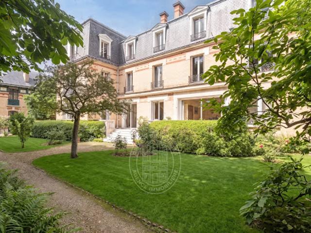 Vente Hôtel particulier 16 pièces 872 m2 Paris 16ème