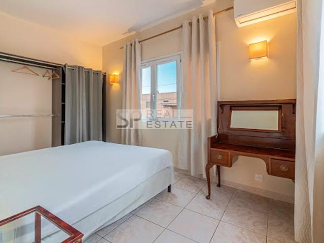 Vente Appartement 19 pièces 356.1 m2 Cannes la bocca