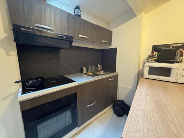 Vente Appartement 1 pièce 15 m2 Nimes