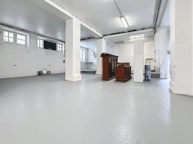 Vente Appartement 1 pièce 122.05 m2 Paris 11ème