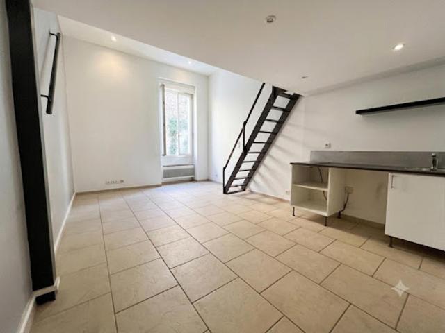 Vente Appartement 1 pièce 24 m2 Marseille 6ème