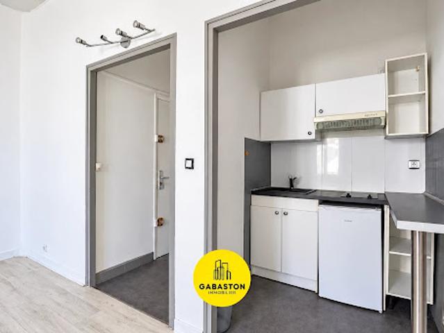 Vente Appartement 1 pièce 24 m2 Marseille 6ème