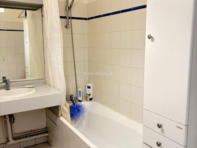 Vente Appartement 1 pièce 24.43 m2 Rueil Malmaison
